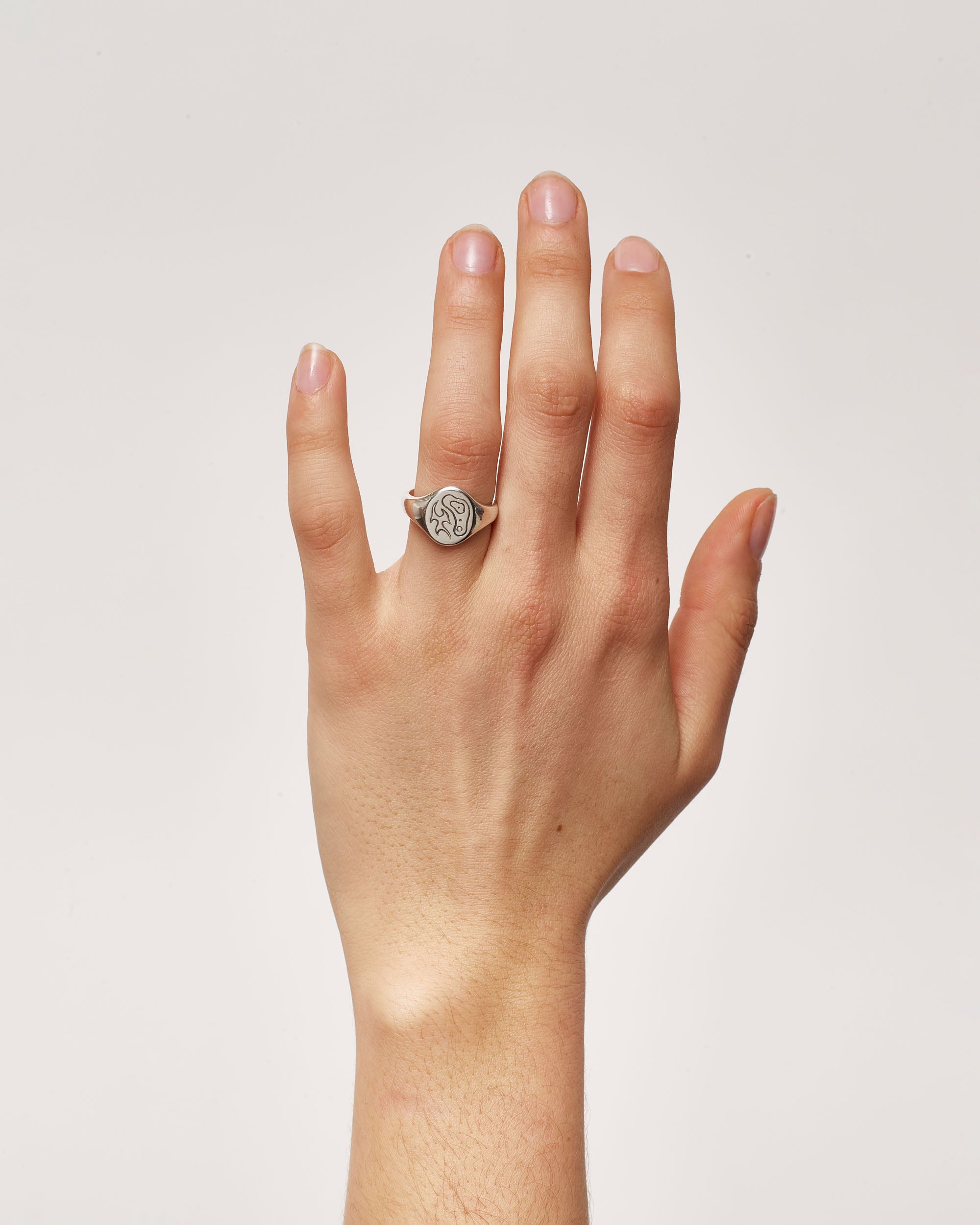 Form Flow Silver