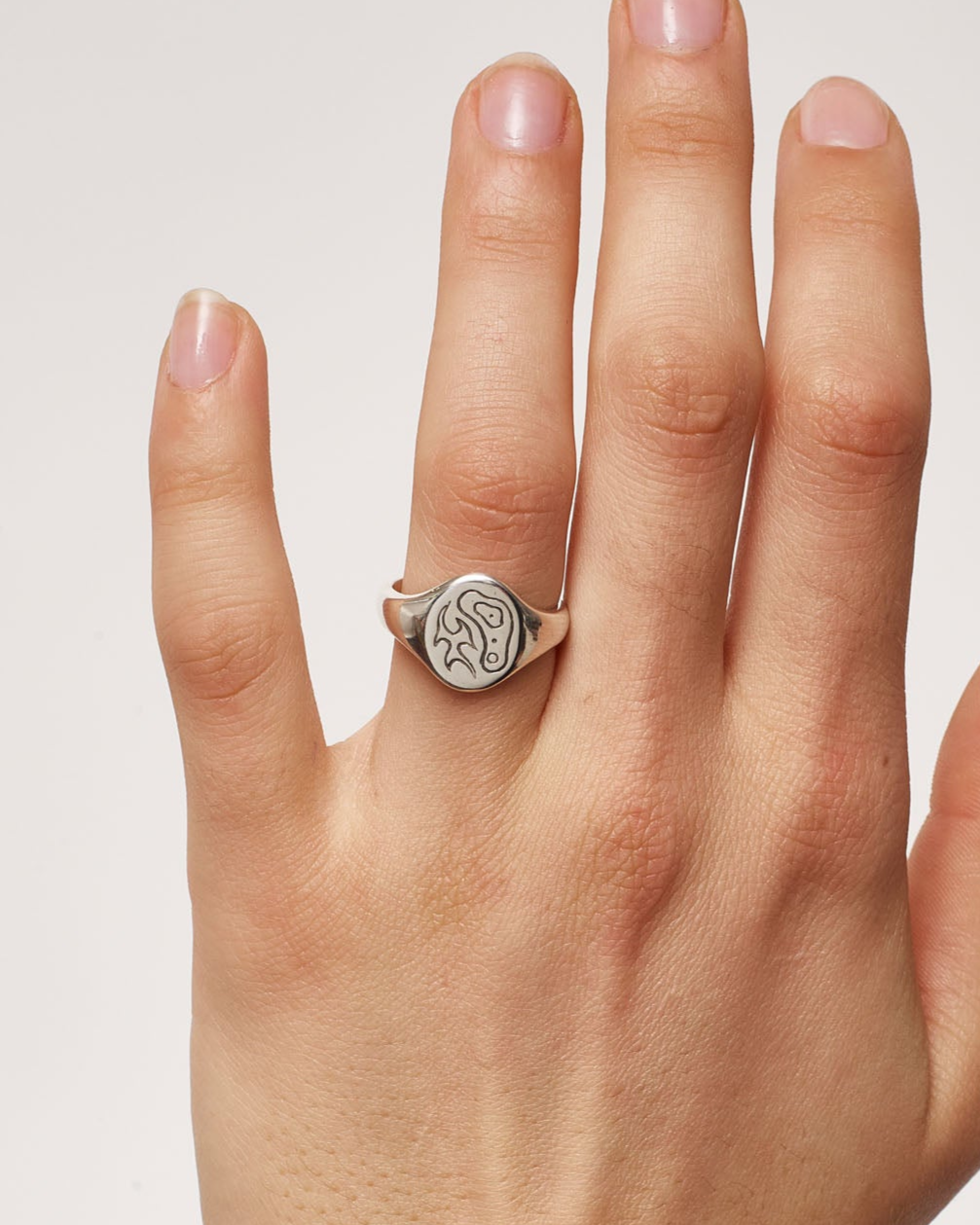 Form Flow Silver